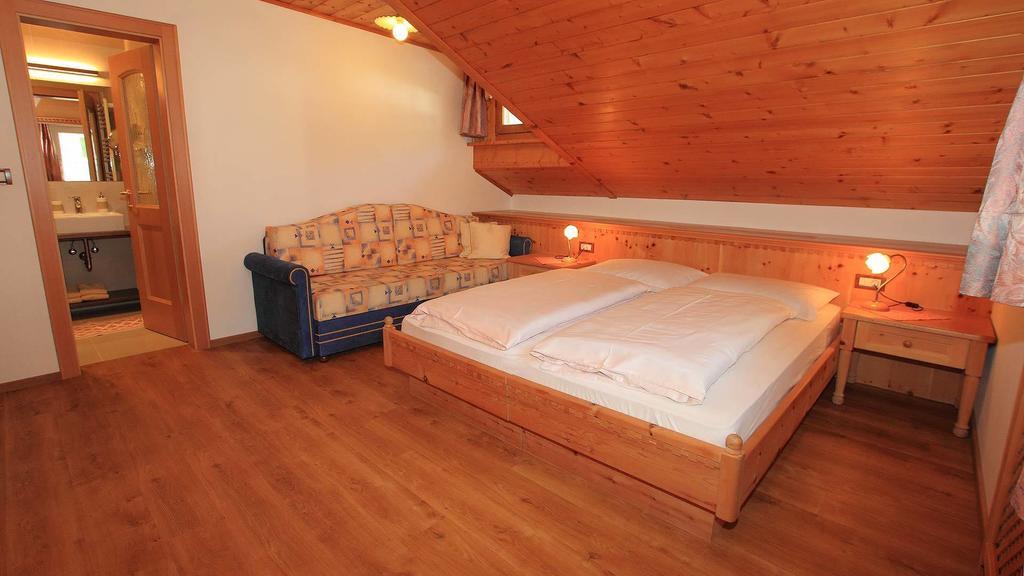 Bed And Breakfast Iman Santa Cristina Val Gardena Rum bild