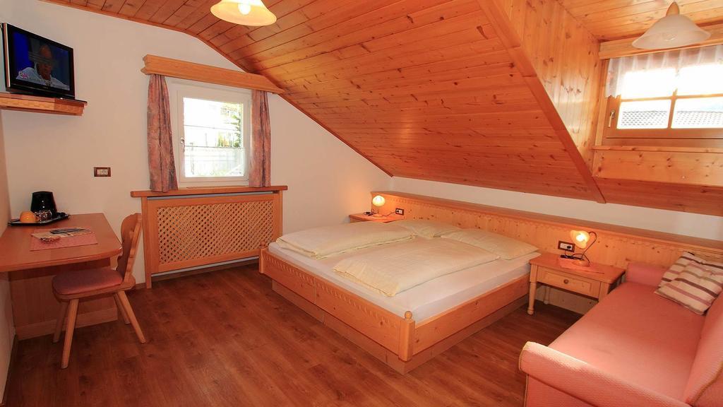 Bed And Breakfast Iman Santa Cristina Val Gardena Rum bild